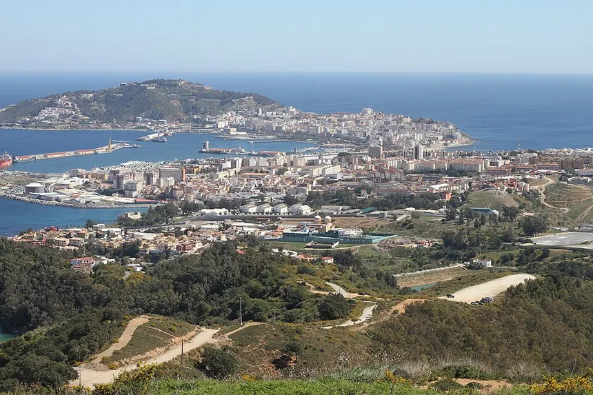 Vista panorámica de la ciudad de Ceuta y su costa
